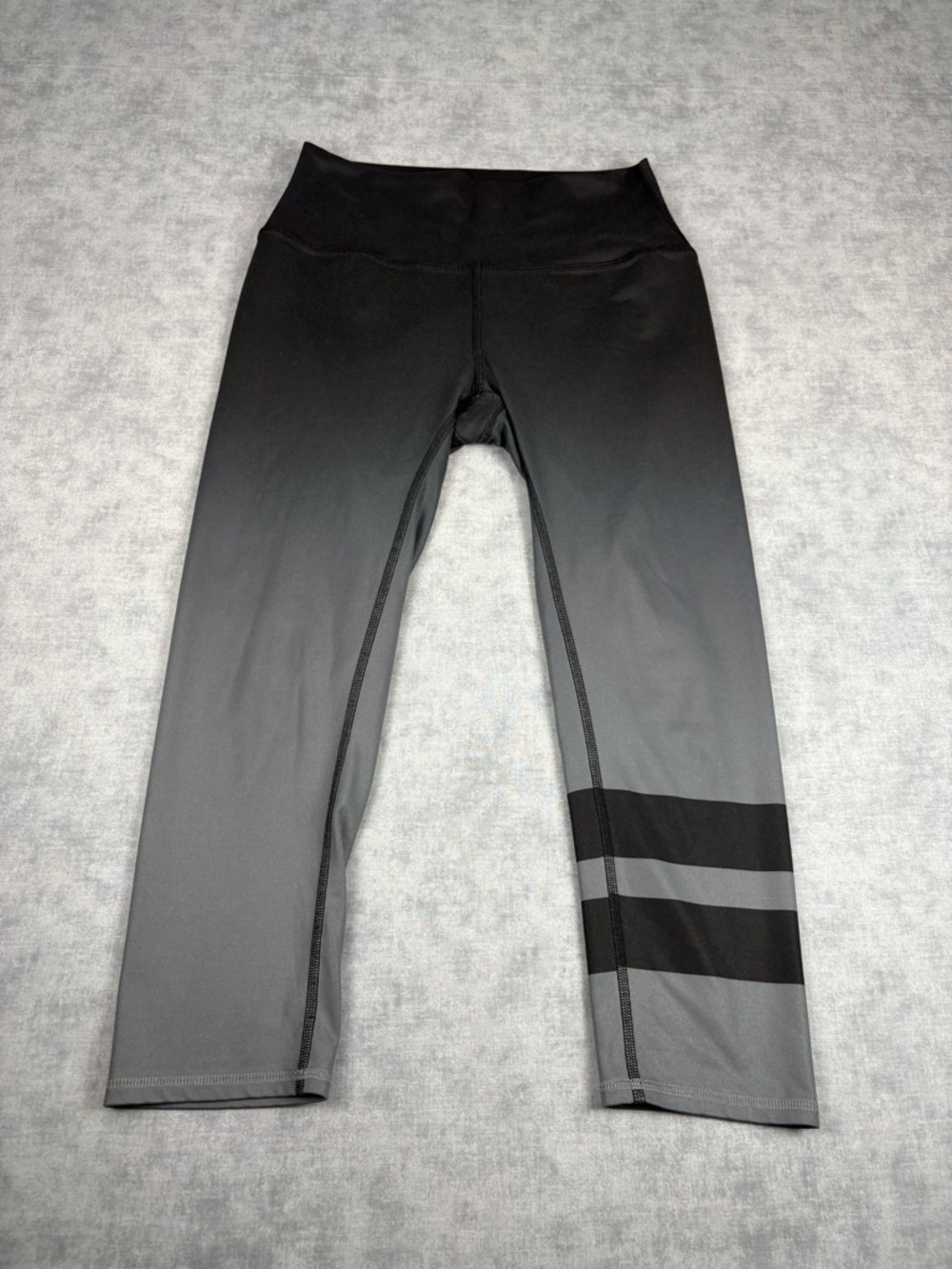 Alo Yoga Crop Leggings Womens M Gray Black Stripe High Waist Active